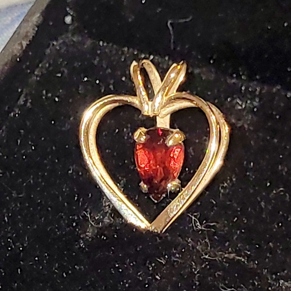 HEART DOUBLE GARNET PENDENT - Picture 5 of 9